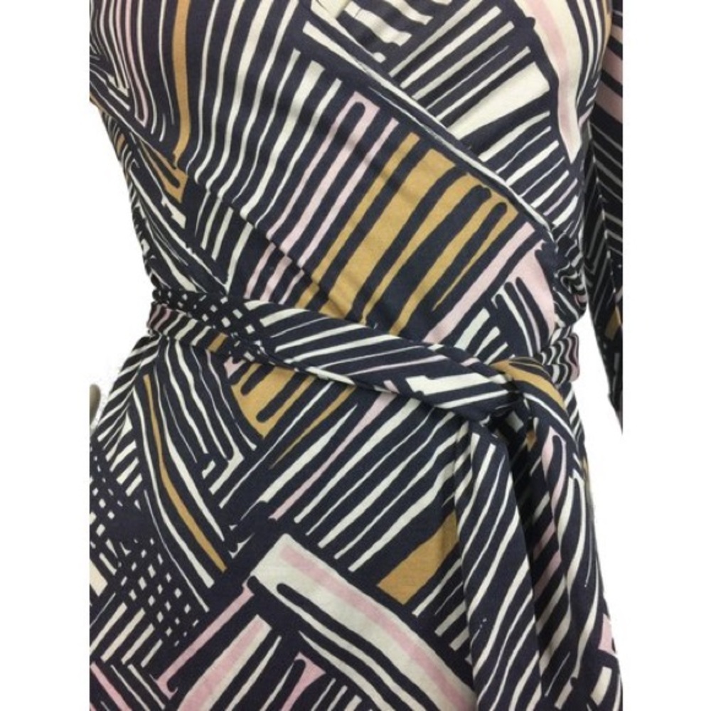 Diane Von Furstenberg Silk Wrap Dress Size 8 - Picture 2 of 14